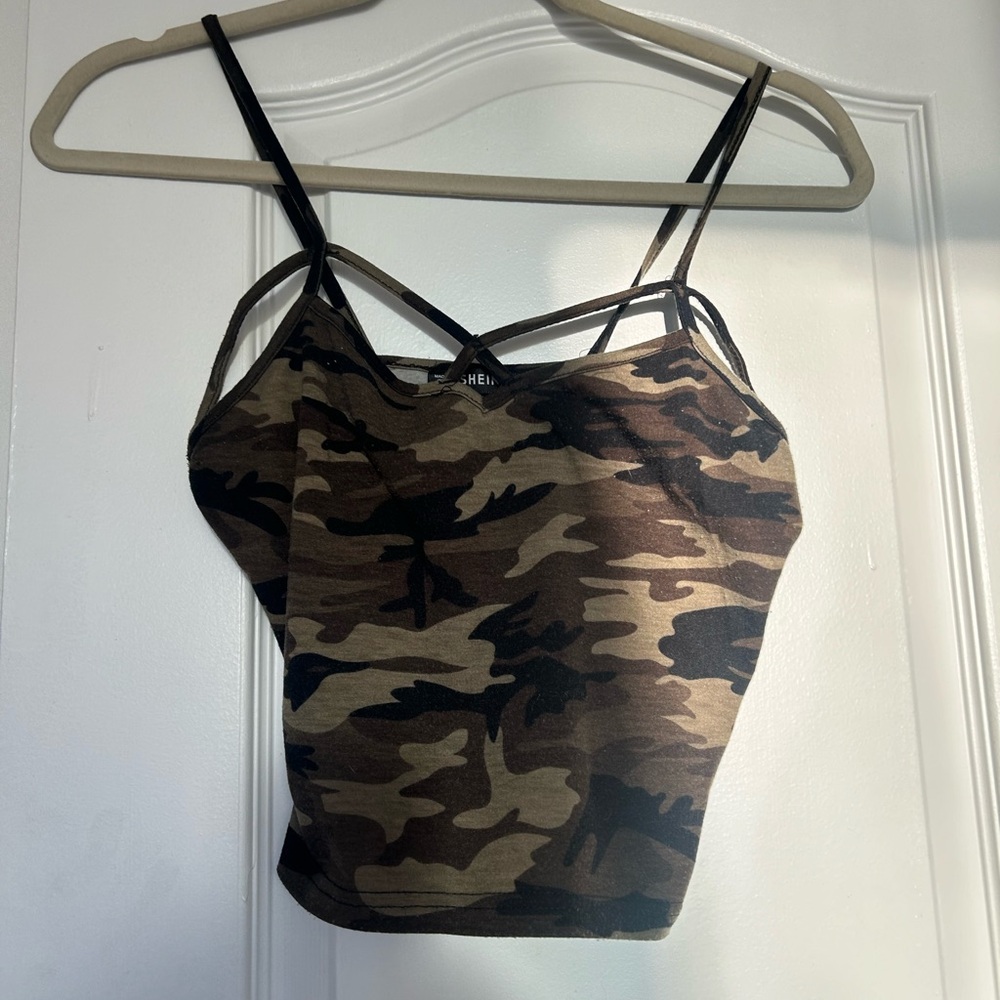 Shein Women's Camouflage Crop Top